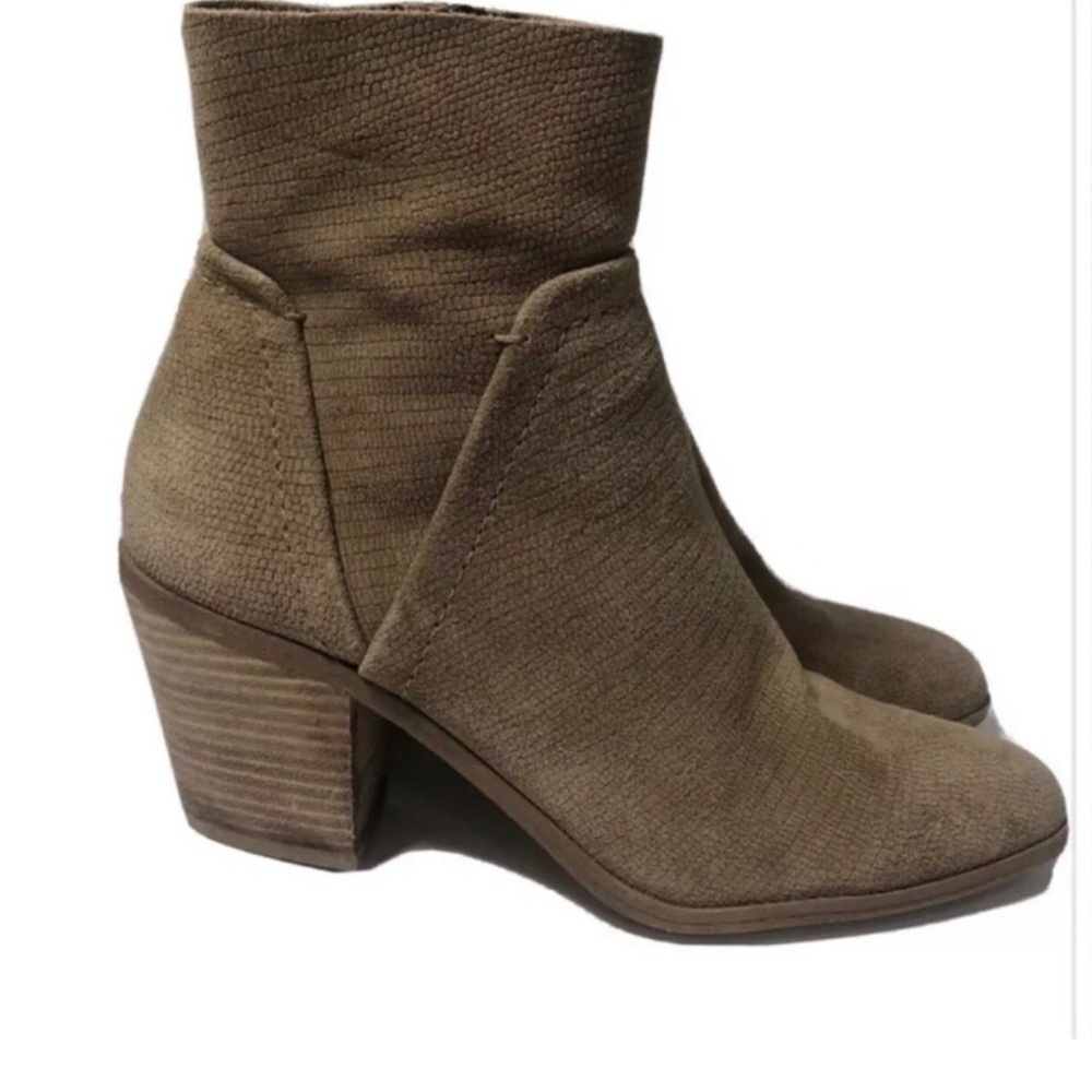 Splendid Suede Tan Block Heel Booties. Size 8.